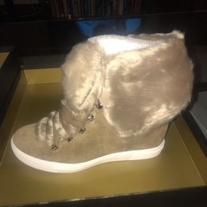 BRAND NEW, NEVER BEEN WORN, FUR LACE UP BOOTIES